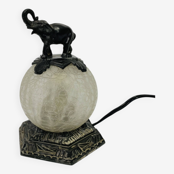 Lampe de table Art déco avec boule en verre et éléphant sur le dessus, années 1930