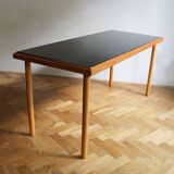 Table basse longue des années 1960 avec verre opaxite noir