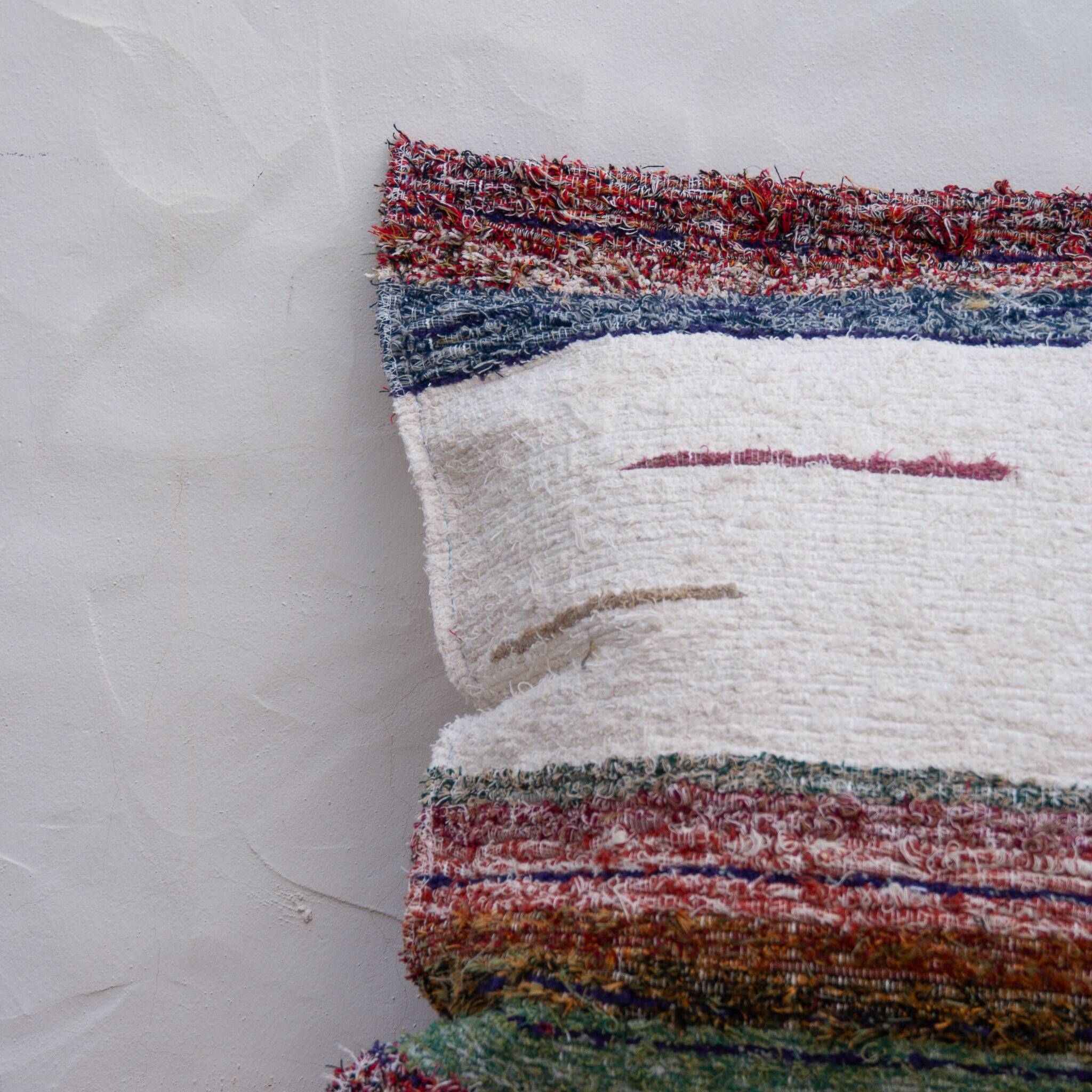 Handwoven cushion cover made from recycled cotton