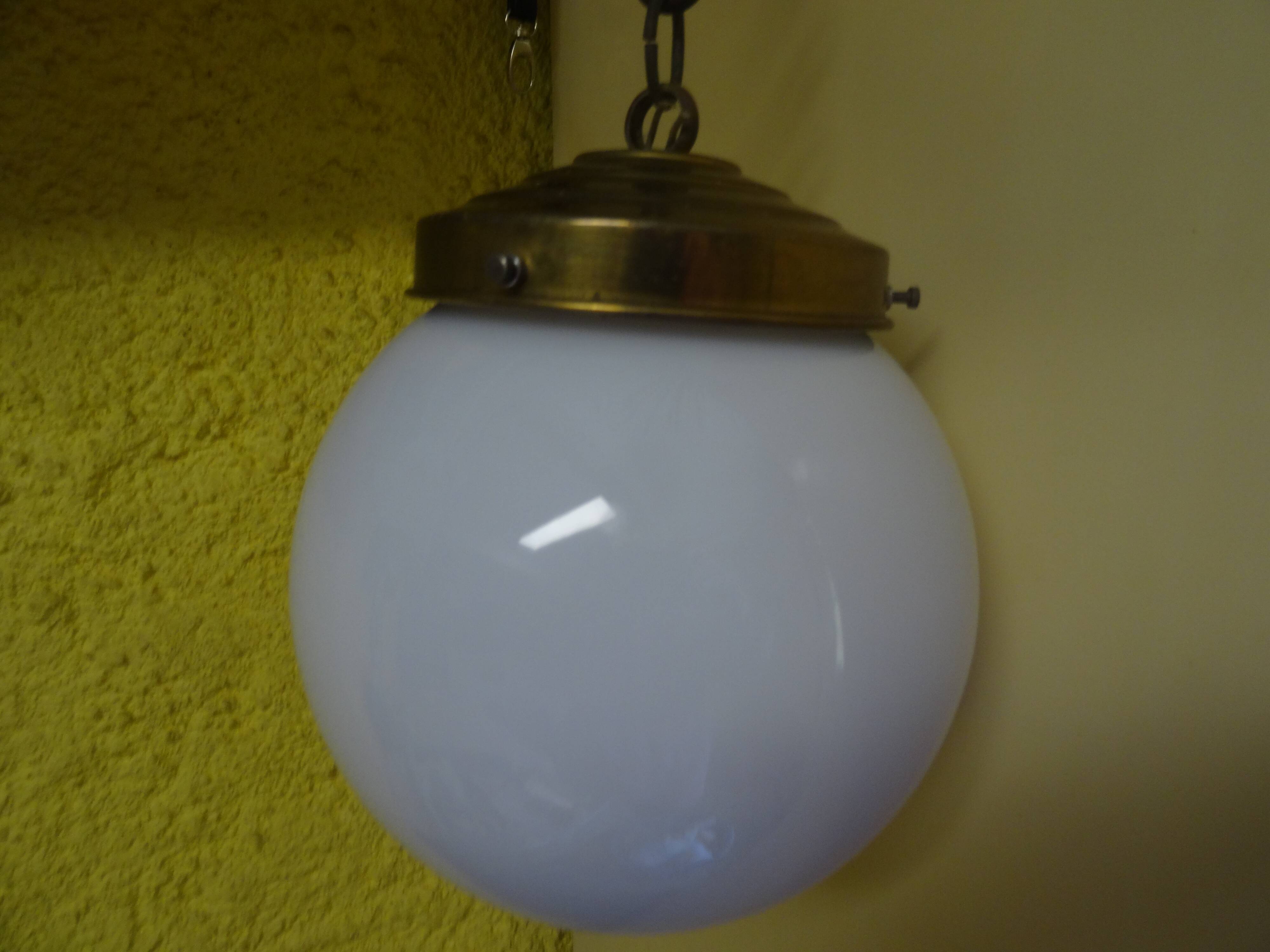 Lamp globe suspension of the 40s