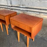Paire de tables de chevet style scandinave en teck vernis