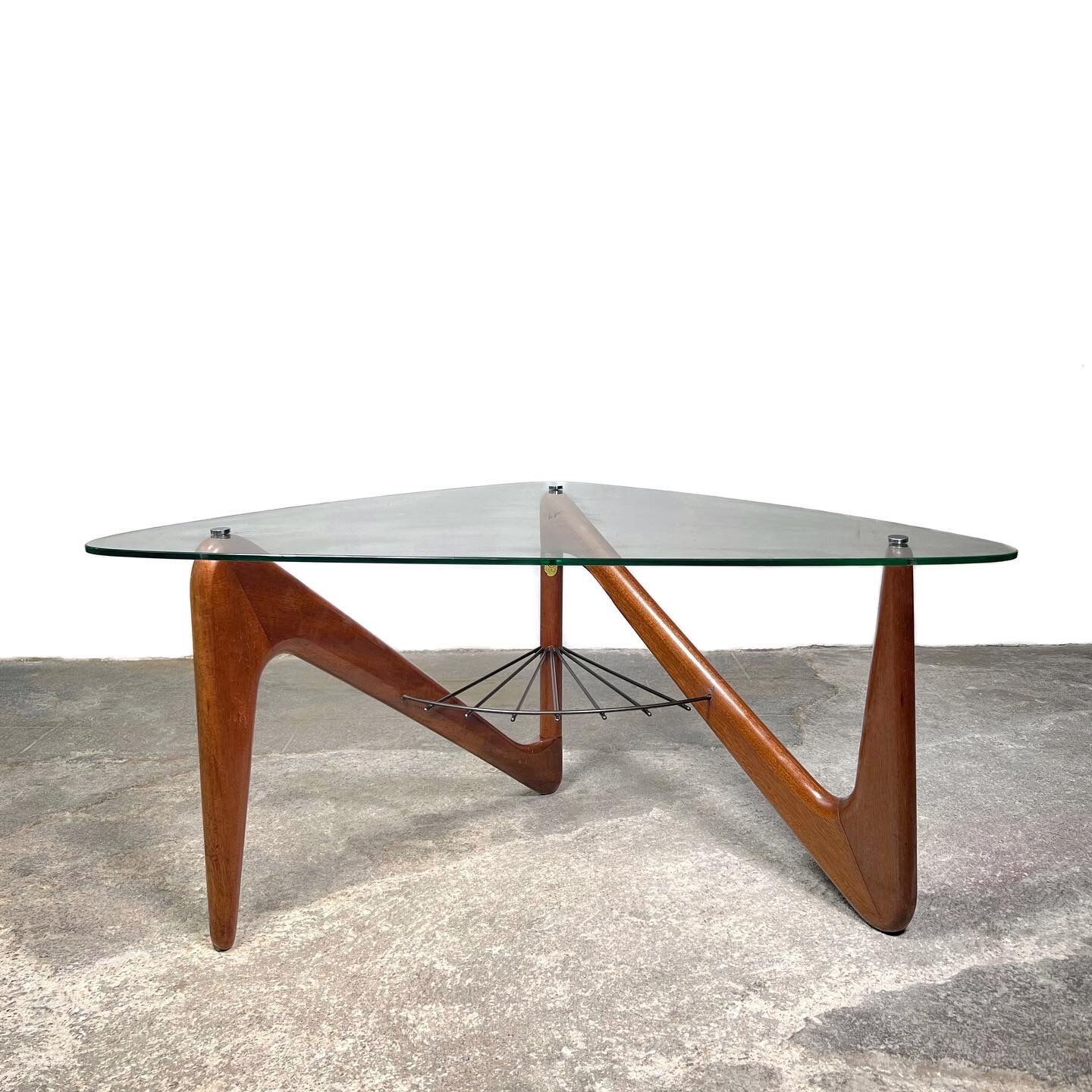 Table basse zig-zag par Louis Sognot, 1950