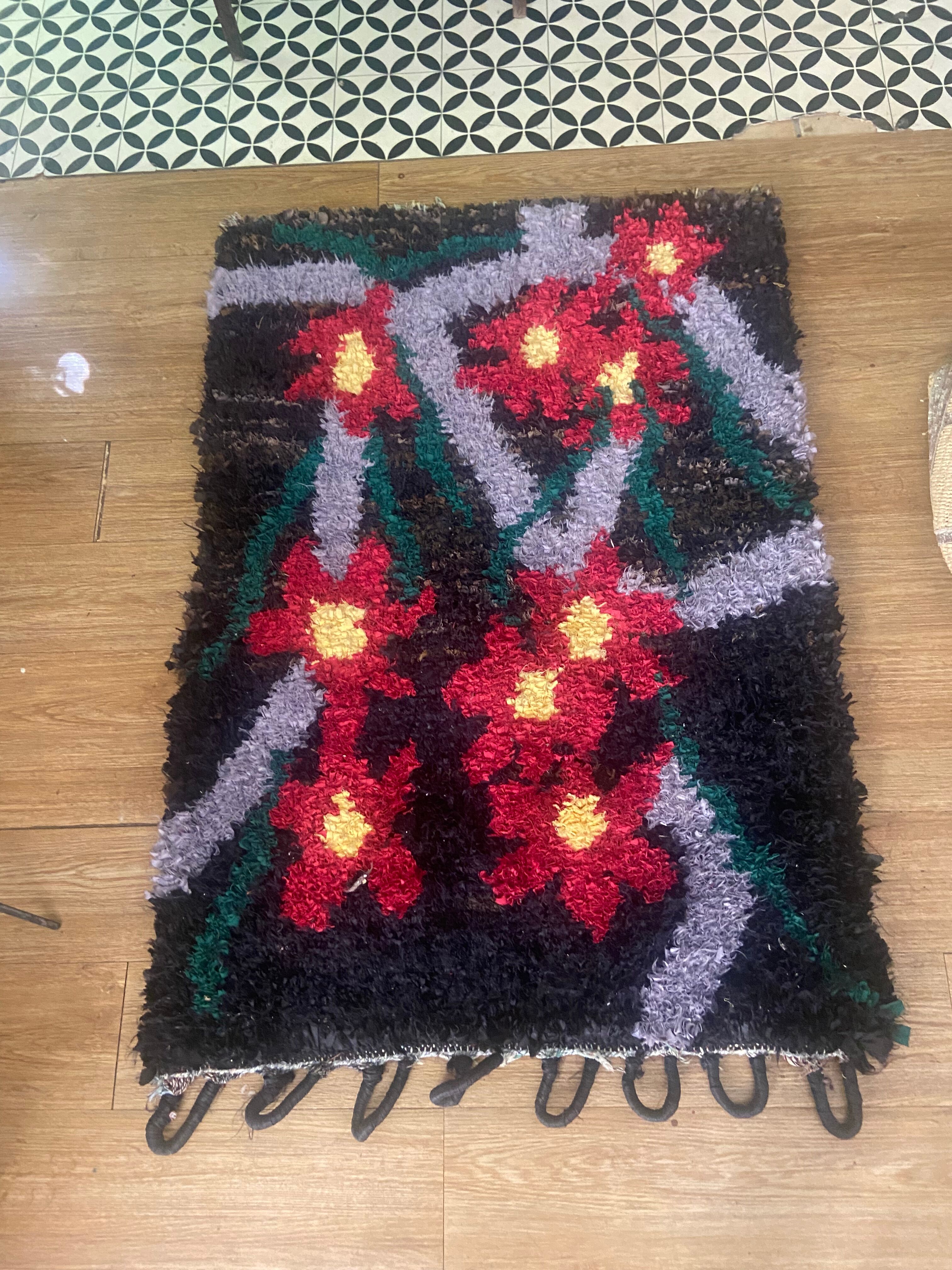 Vintage boucharouite carpet 62x120cm