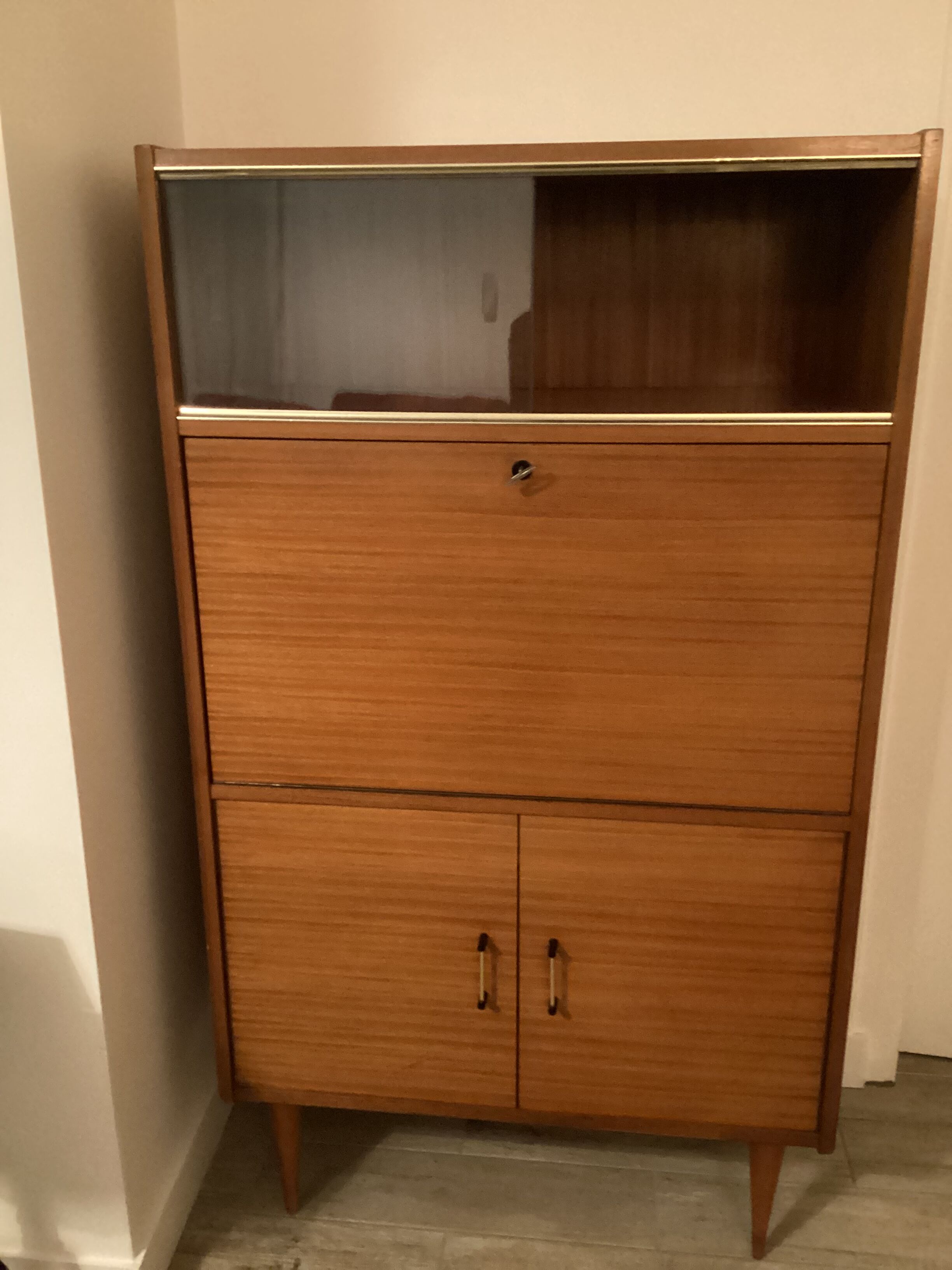 Vintage 50/60s secretary with shop windows