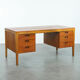 Bureau vintage de design allemand, conçu par Hartmut Lohmeyer pour Wilkhahn, avec 6 tiroirs.