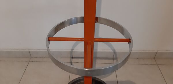 Porte manteaux vintage fer forgé orange et chrome
