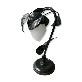 Black metal flower lamp with white opaline