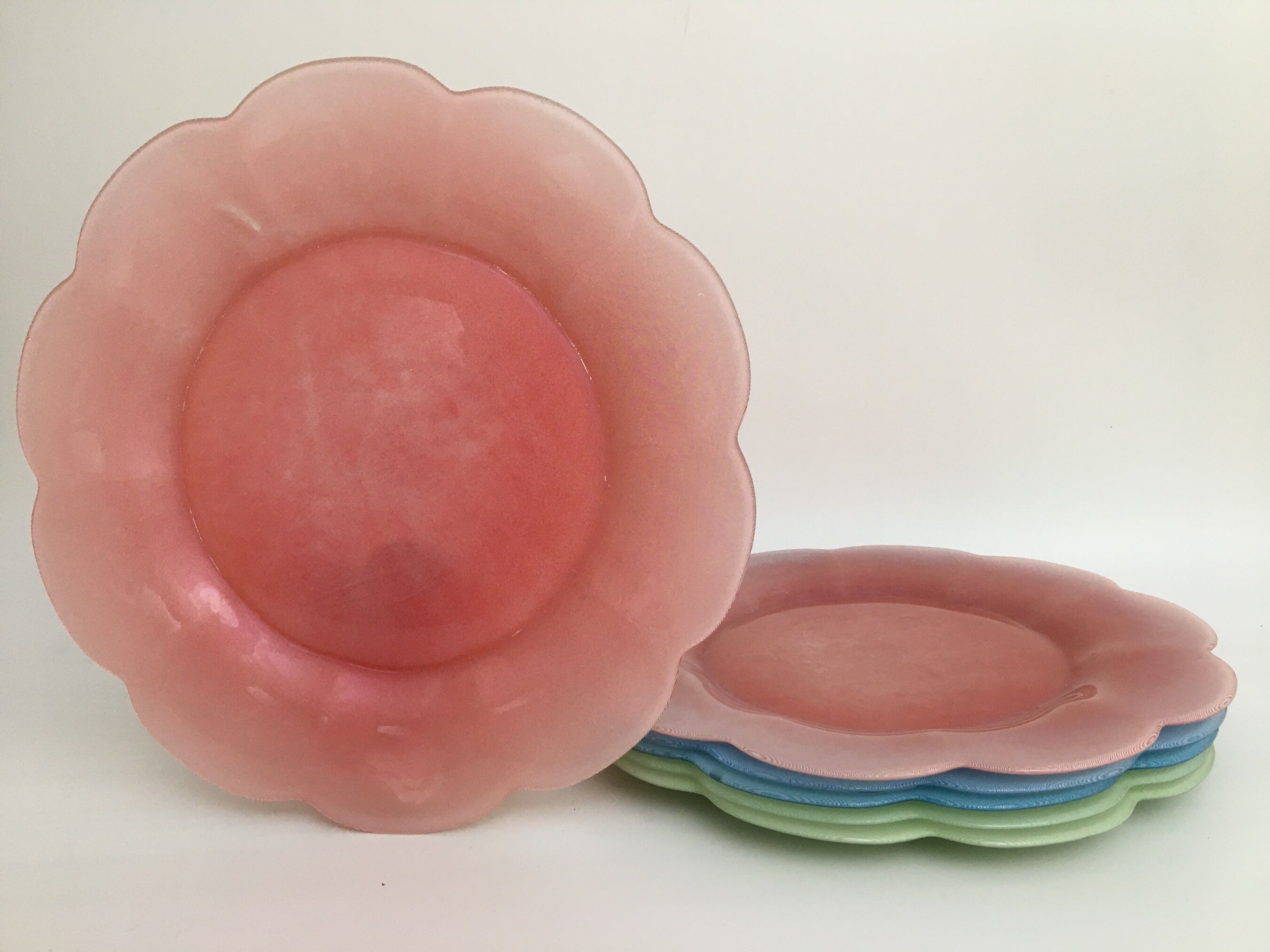 Set of 6 Vintage glass plates in matching colors