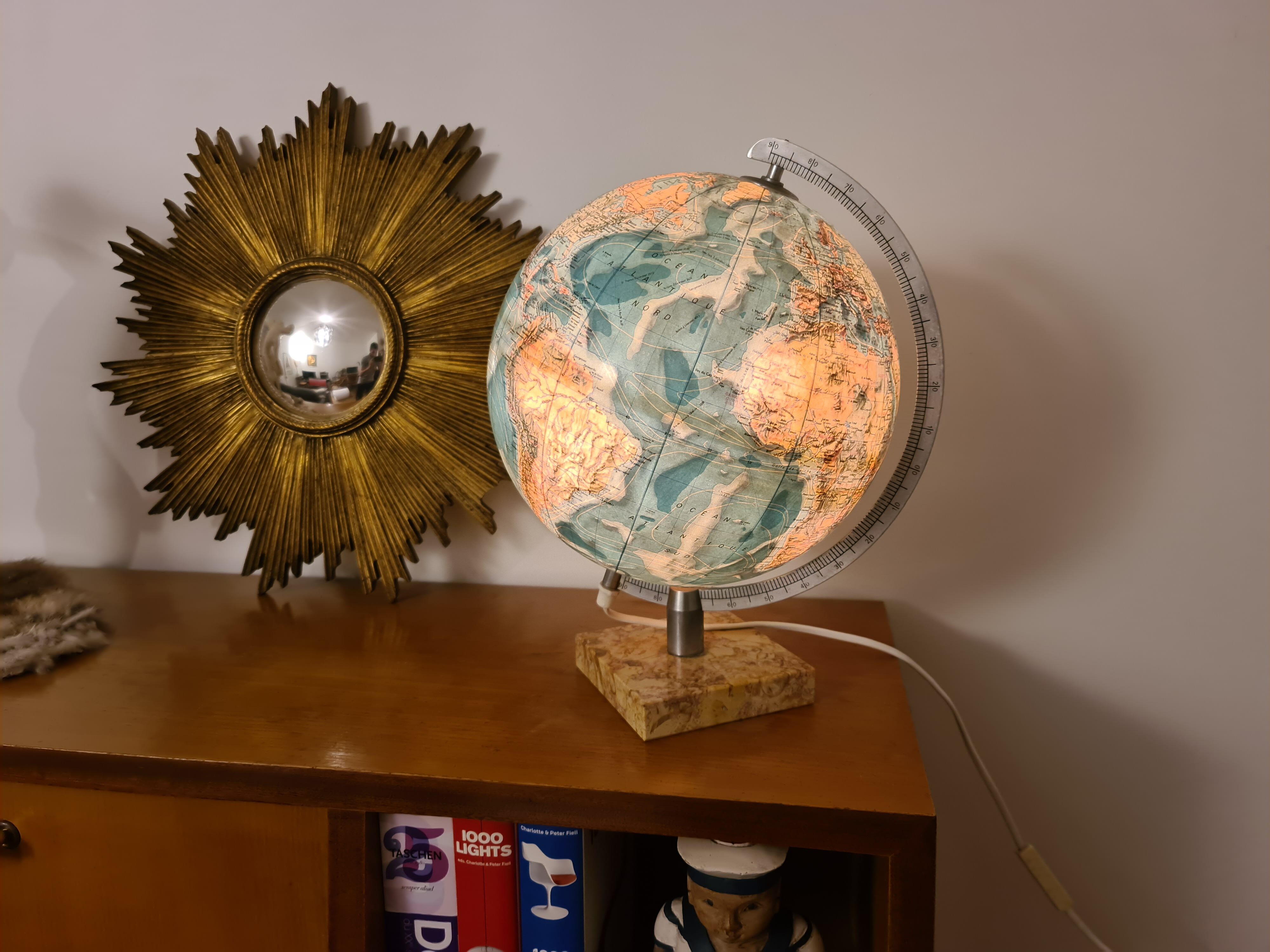 Taride Vintage Globe 1980 (Marble aluminum paper)