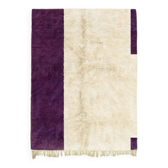 Traditional handmade Berber rug in pure wool, size 150 x 250 cm