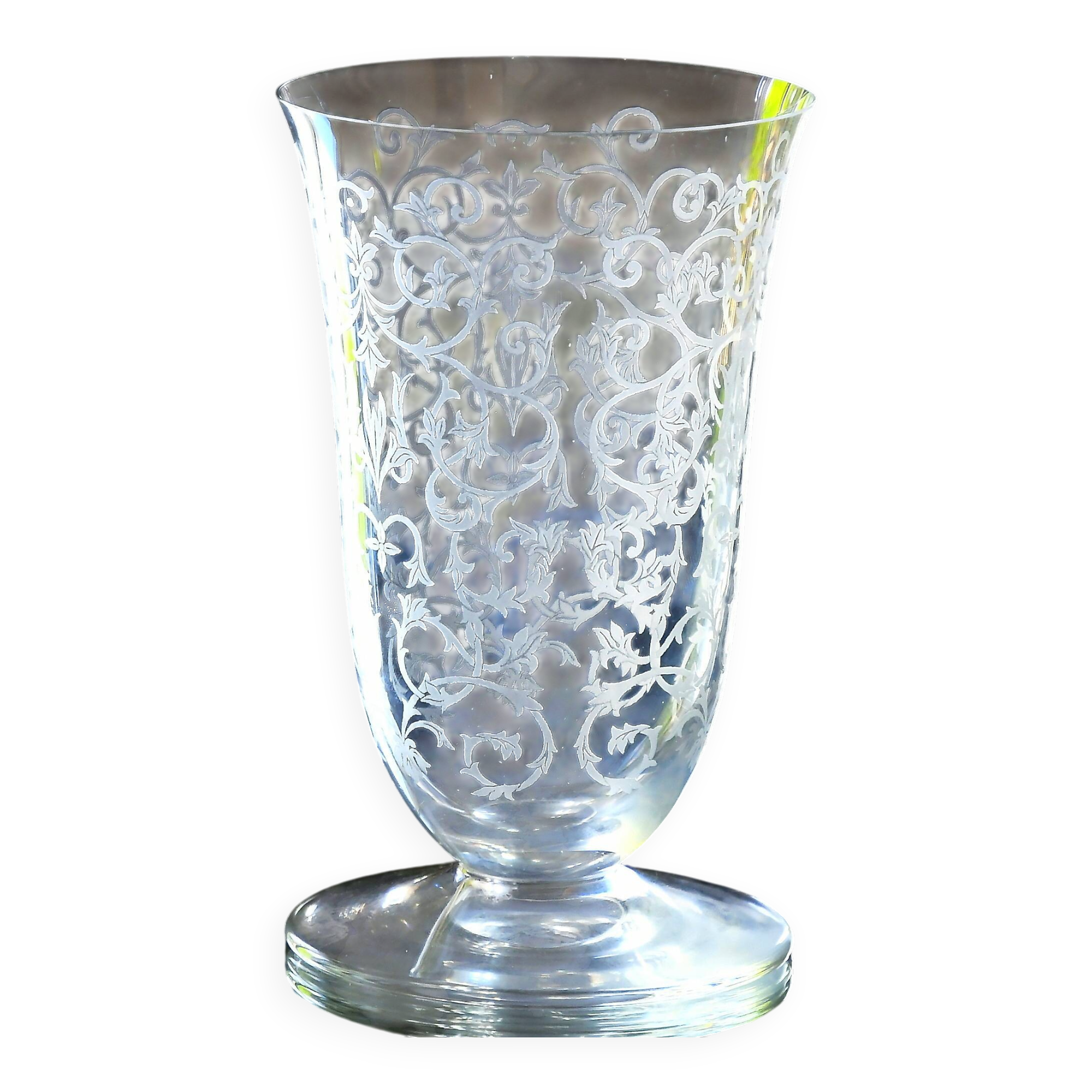 Baccarat engraved crystal "tulip" vase, Erna model.