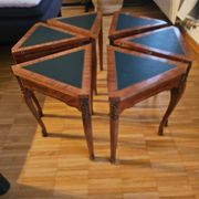 Coffee table divisible into 6 parts, very practical.