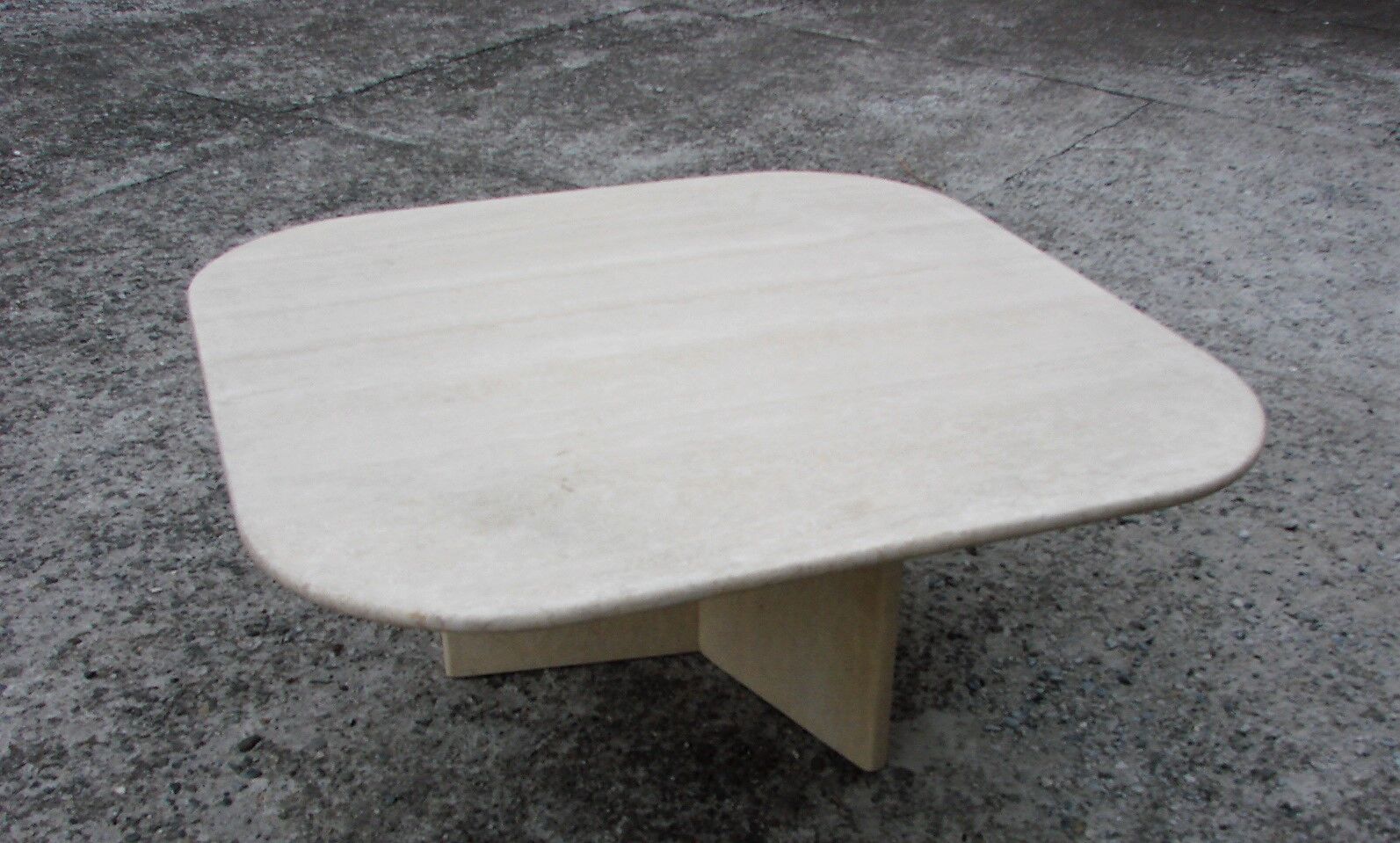 Table basse en travertin, années 1970