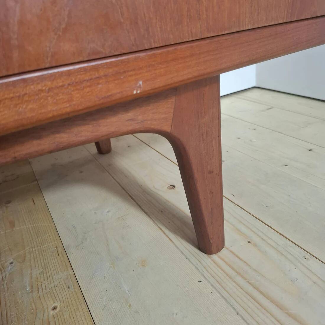 Sideboard H.P. Hansen in teak – Danish mid-century sideboard from the 1960s
