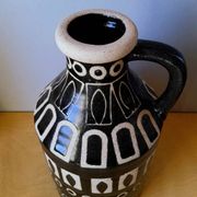 Pichet ou vase en céramique