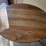 Shuttered table - Louis Philippe period, circa 1840 - In molded walnut