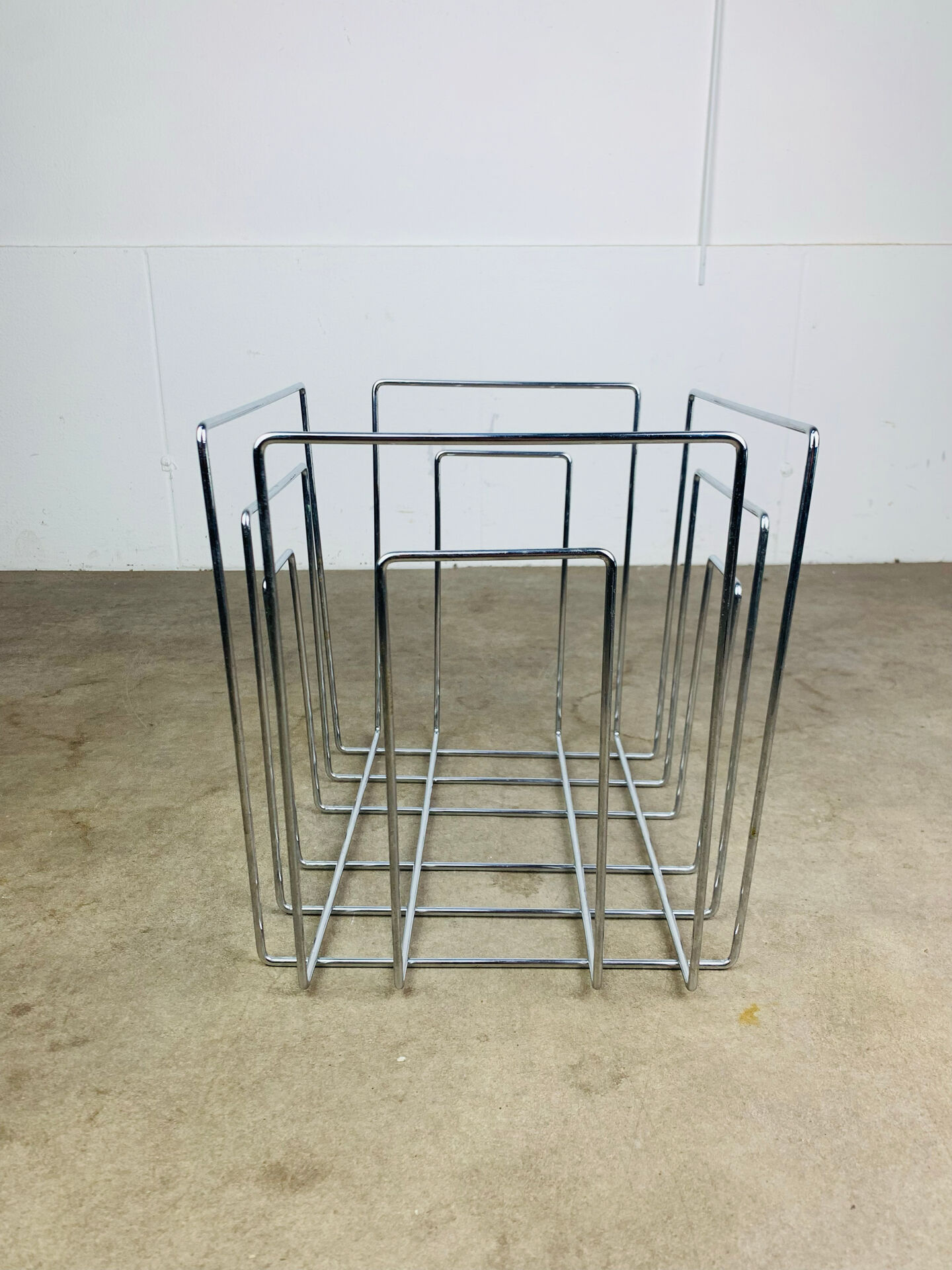 Porte revues métal chromé style Willy Glaeser TMP, années 80