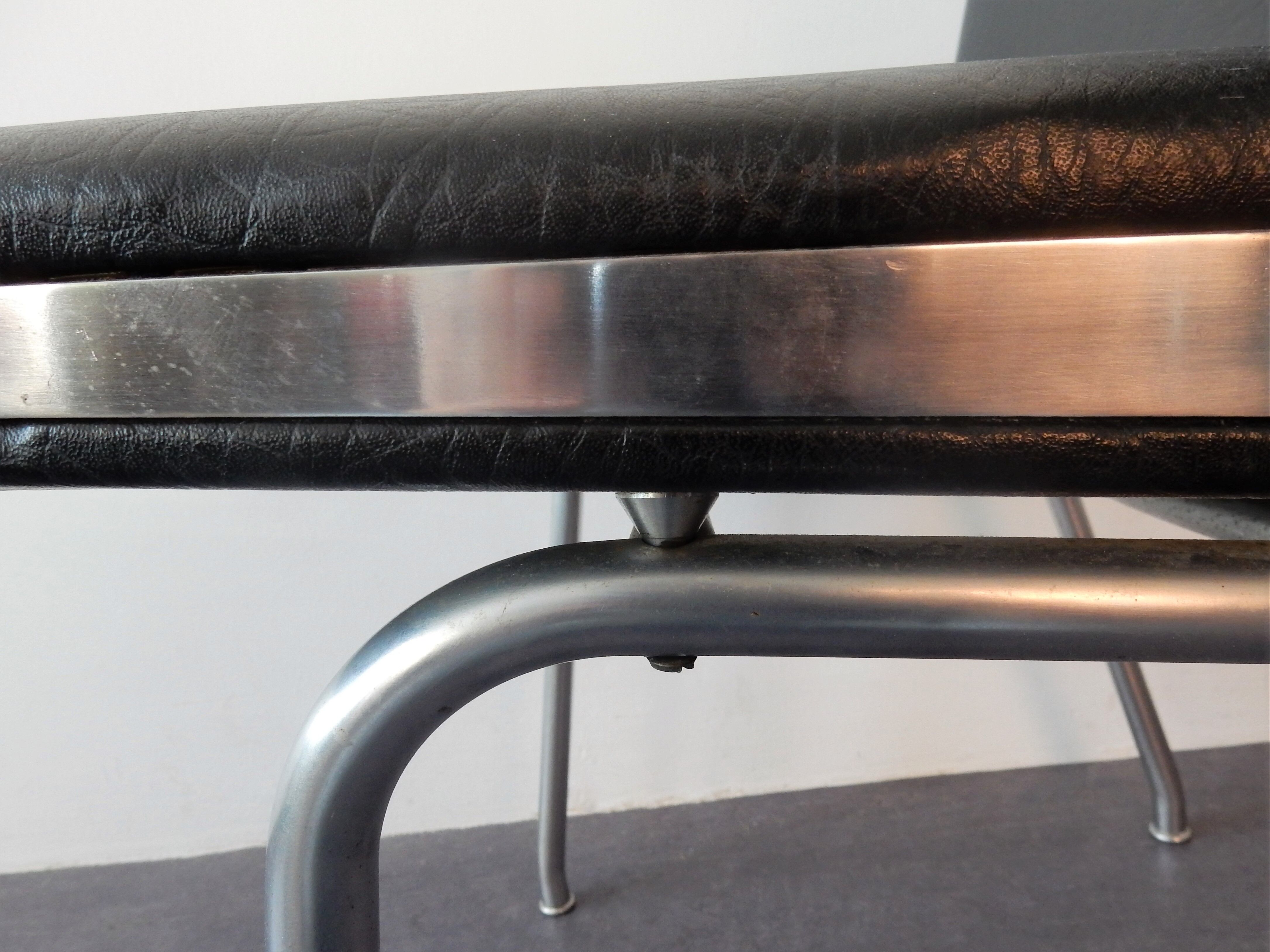 Set of 4 danish AP 40 airport chairs by Hans J. Wegner for A.P. Stolen, 1960