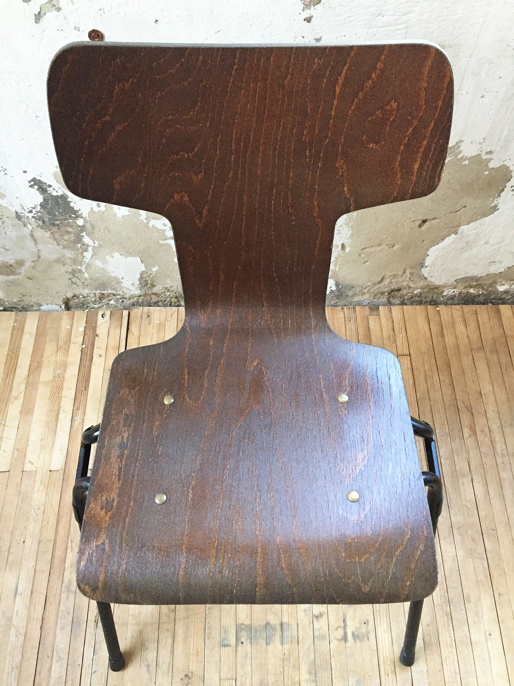 Set de 6 chaises "Marteau" acajou thermomoulé