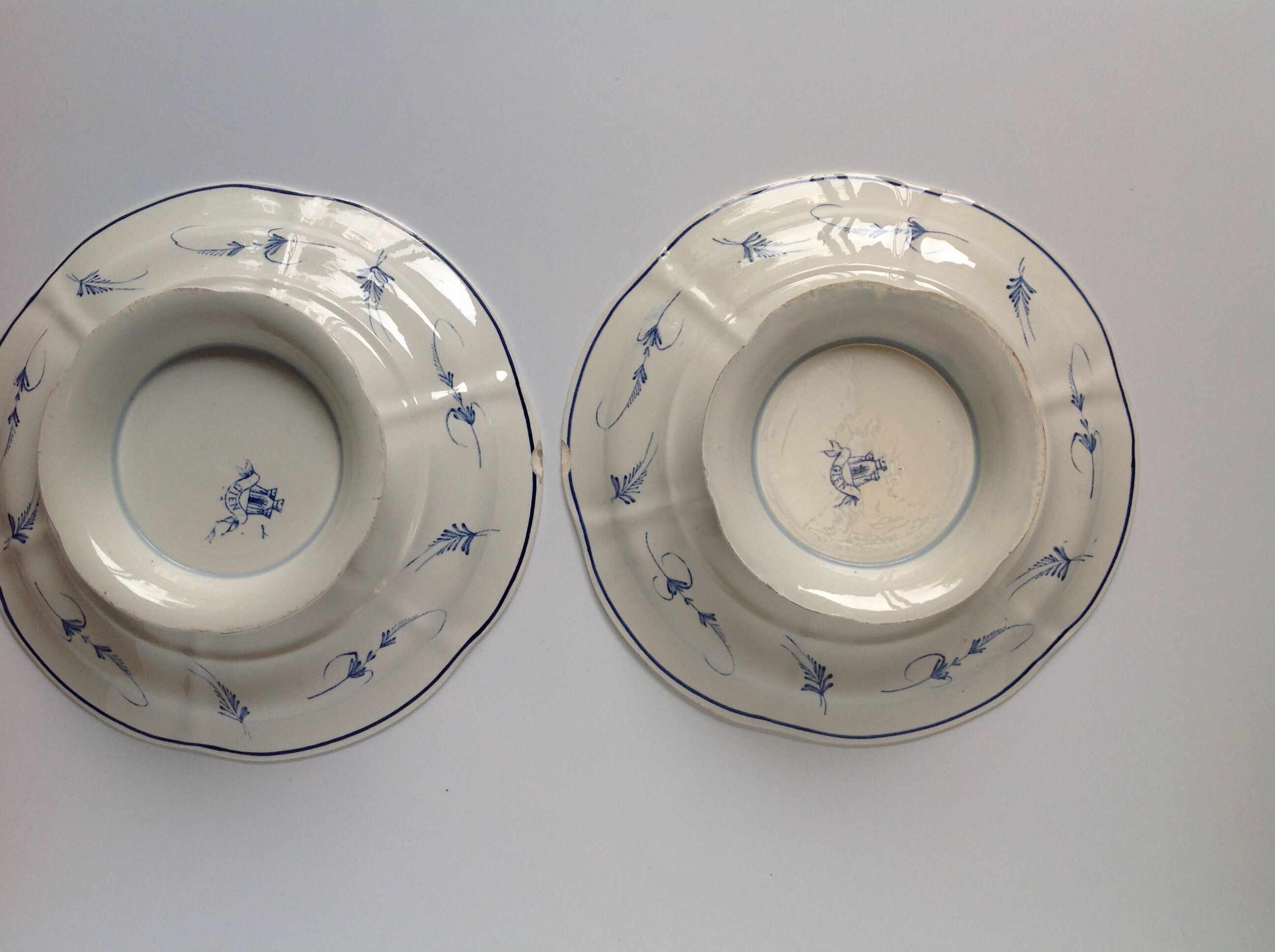 Lot of 2 old Gien presentation plates
