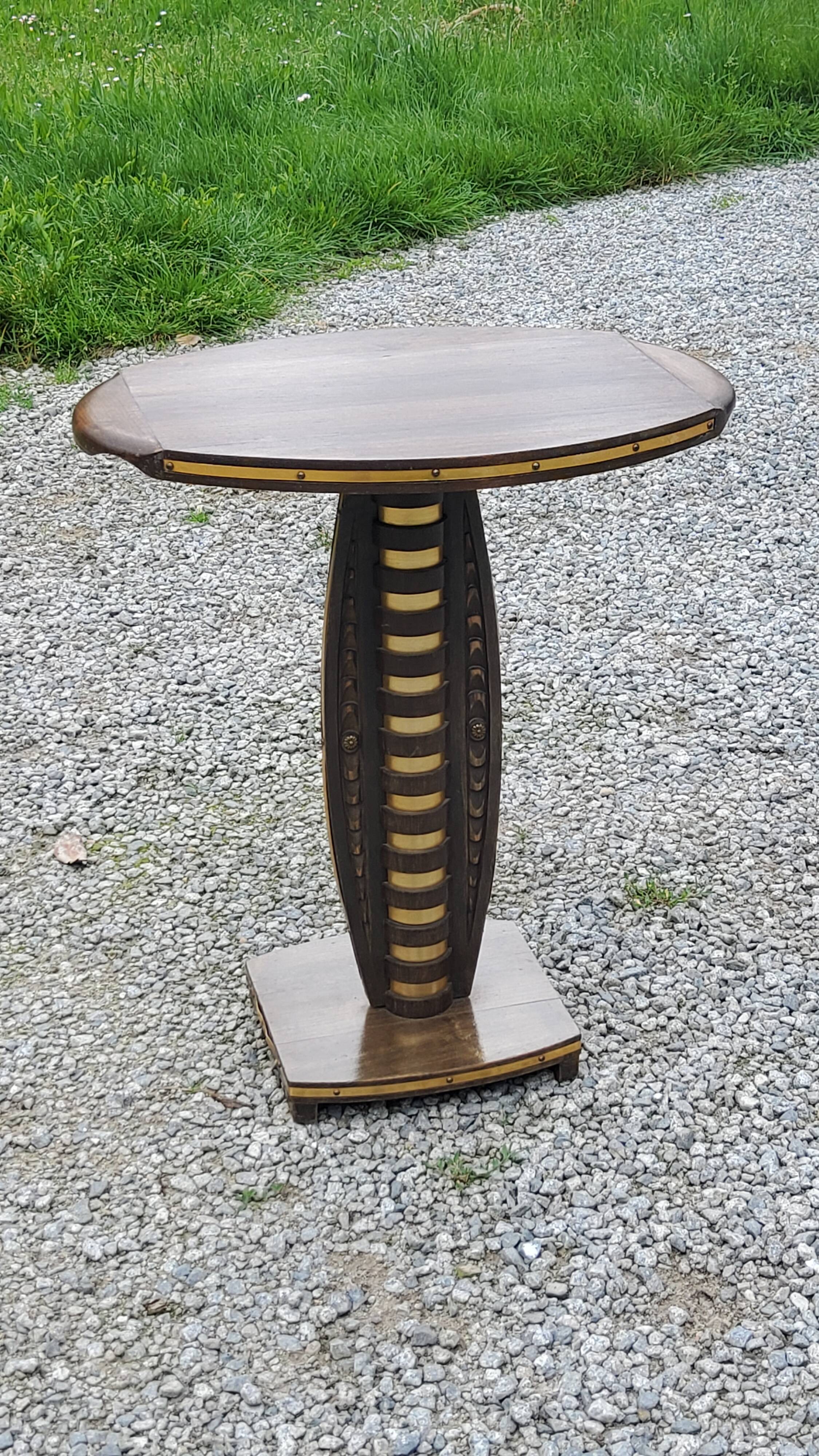 Art deco style pedestal table in beech and gold metal