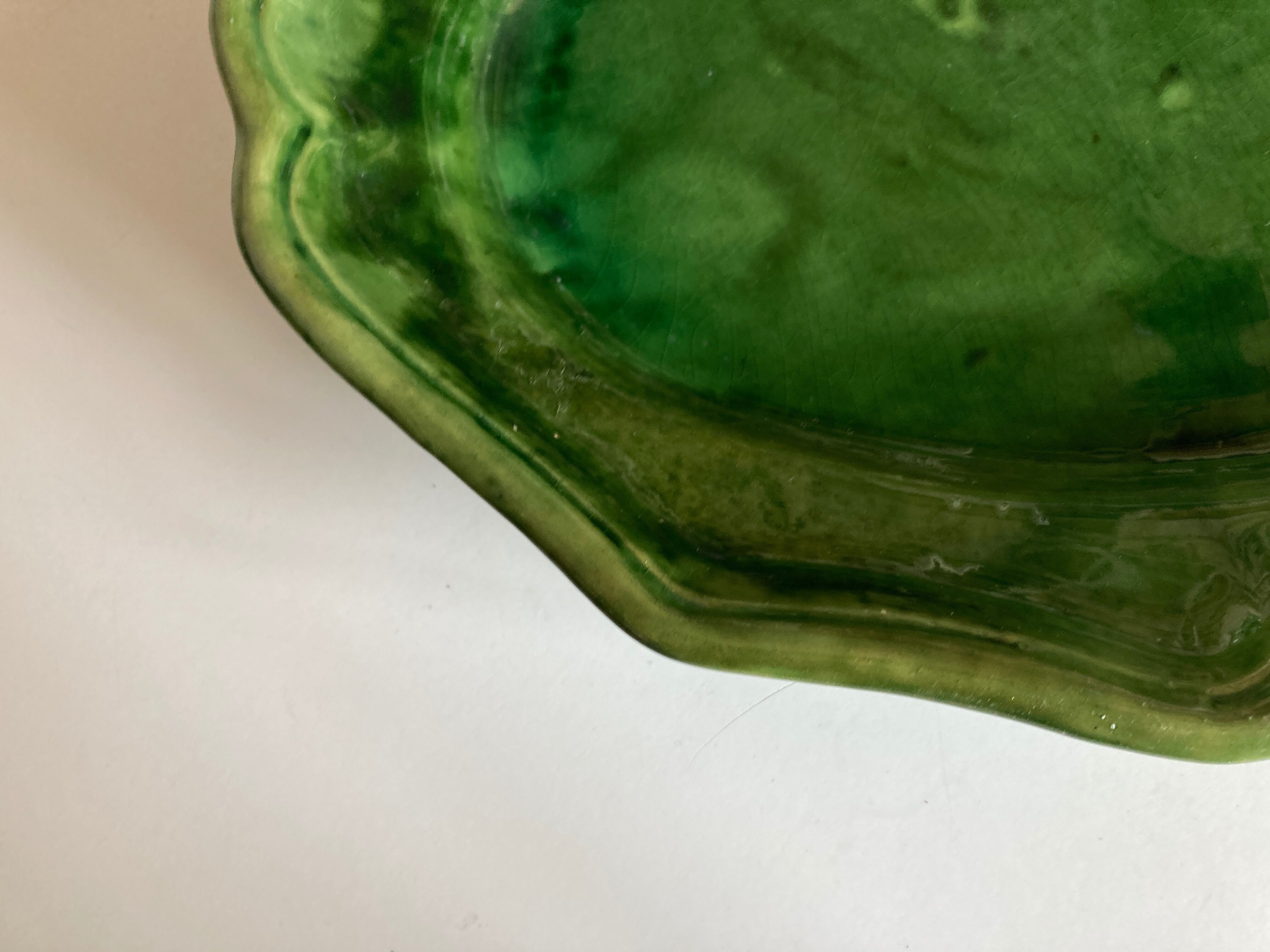 Plat centrepiece of gadroons in glazed clay from Biot 1960