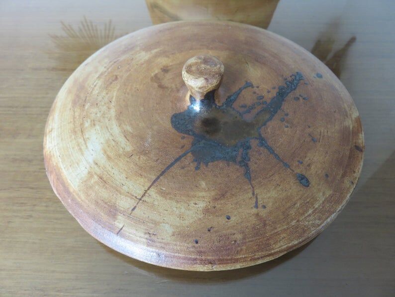 "Pottery of the Dove" dish in sandstone 50 60s