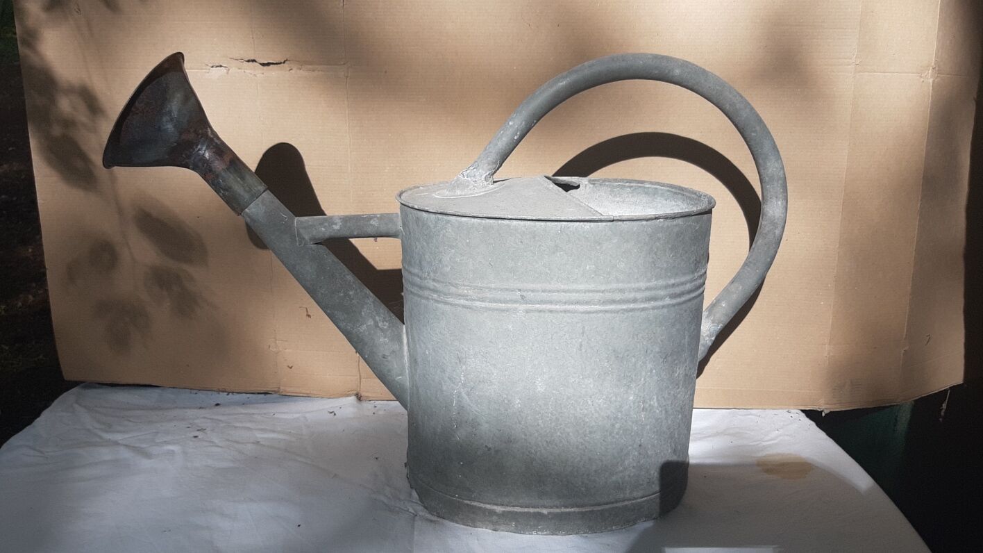 Zinc watering can