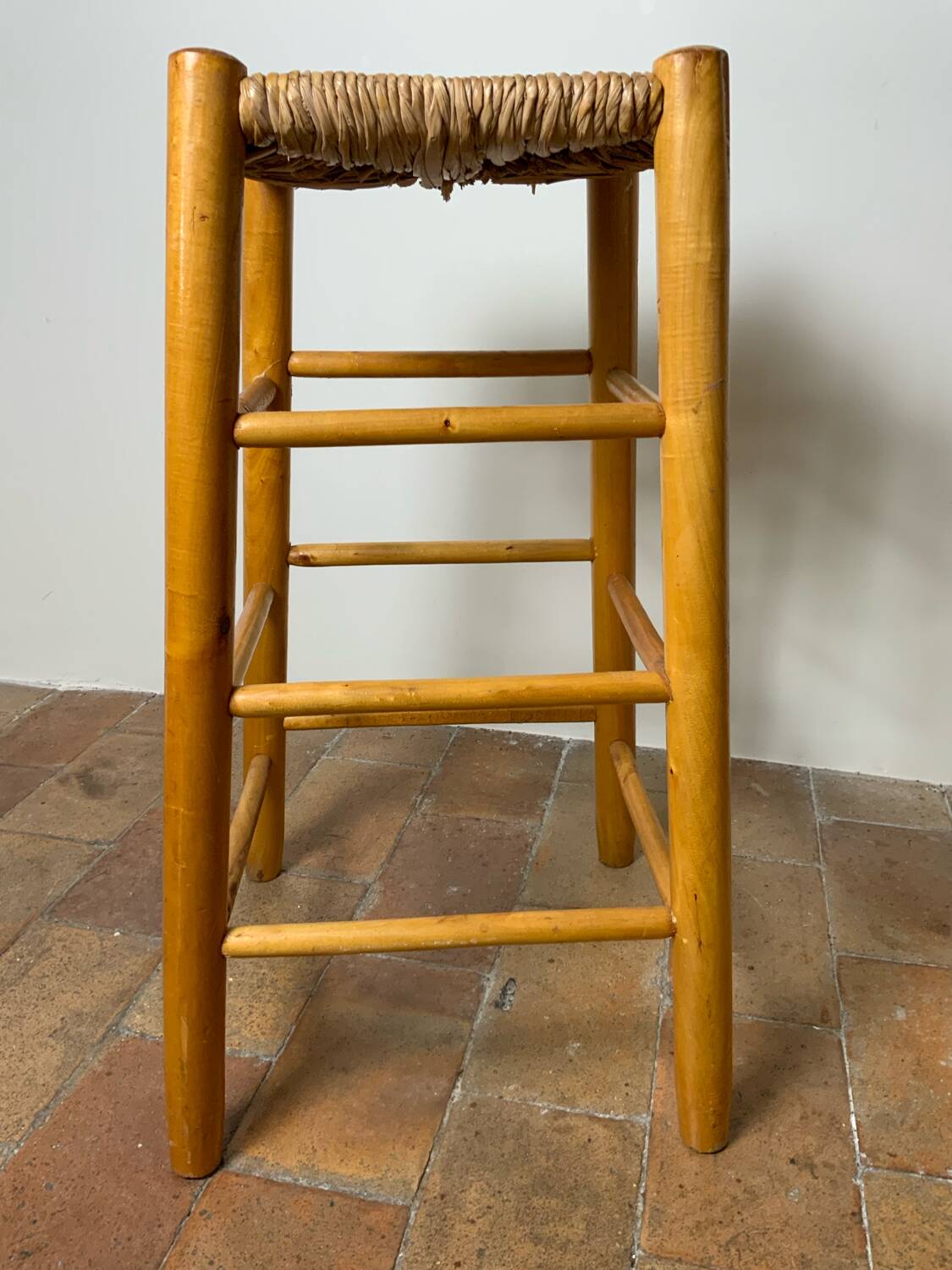 Bar stool