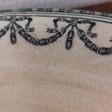 Plat creux terre de fer ec Salins, guirlandes Louis XVI