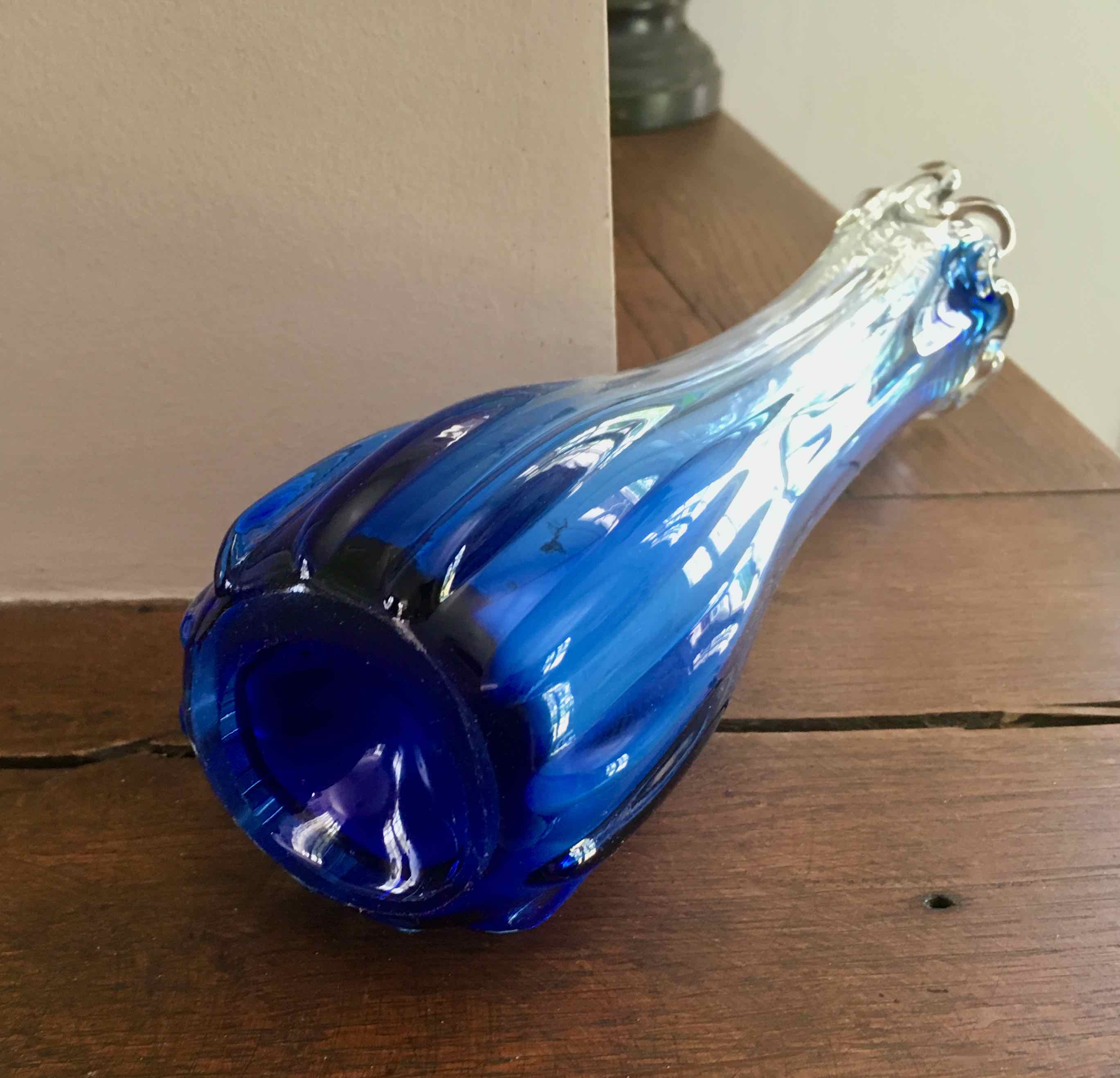 Vase soliflore bleu vintage