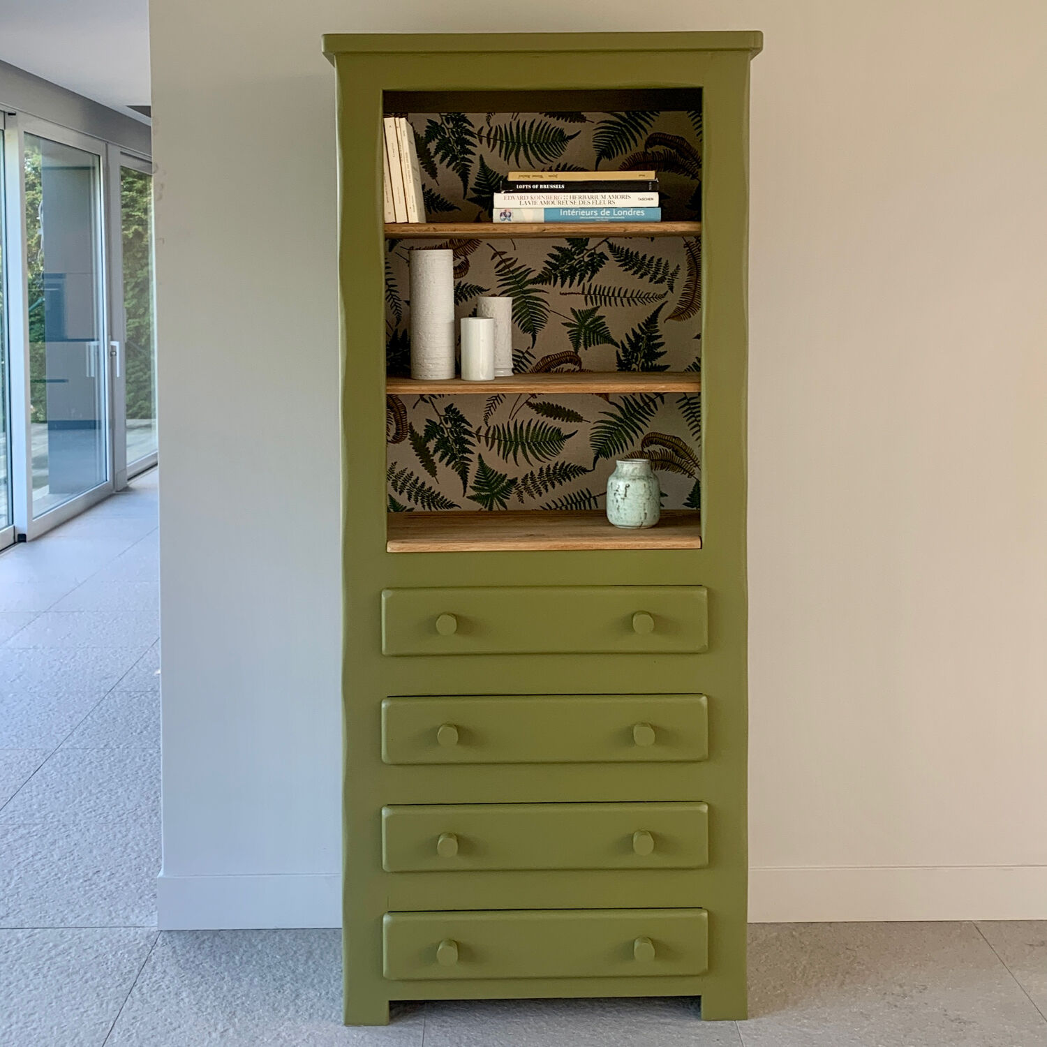Meuble de rangement vintage en bois vert