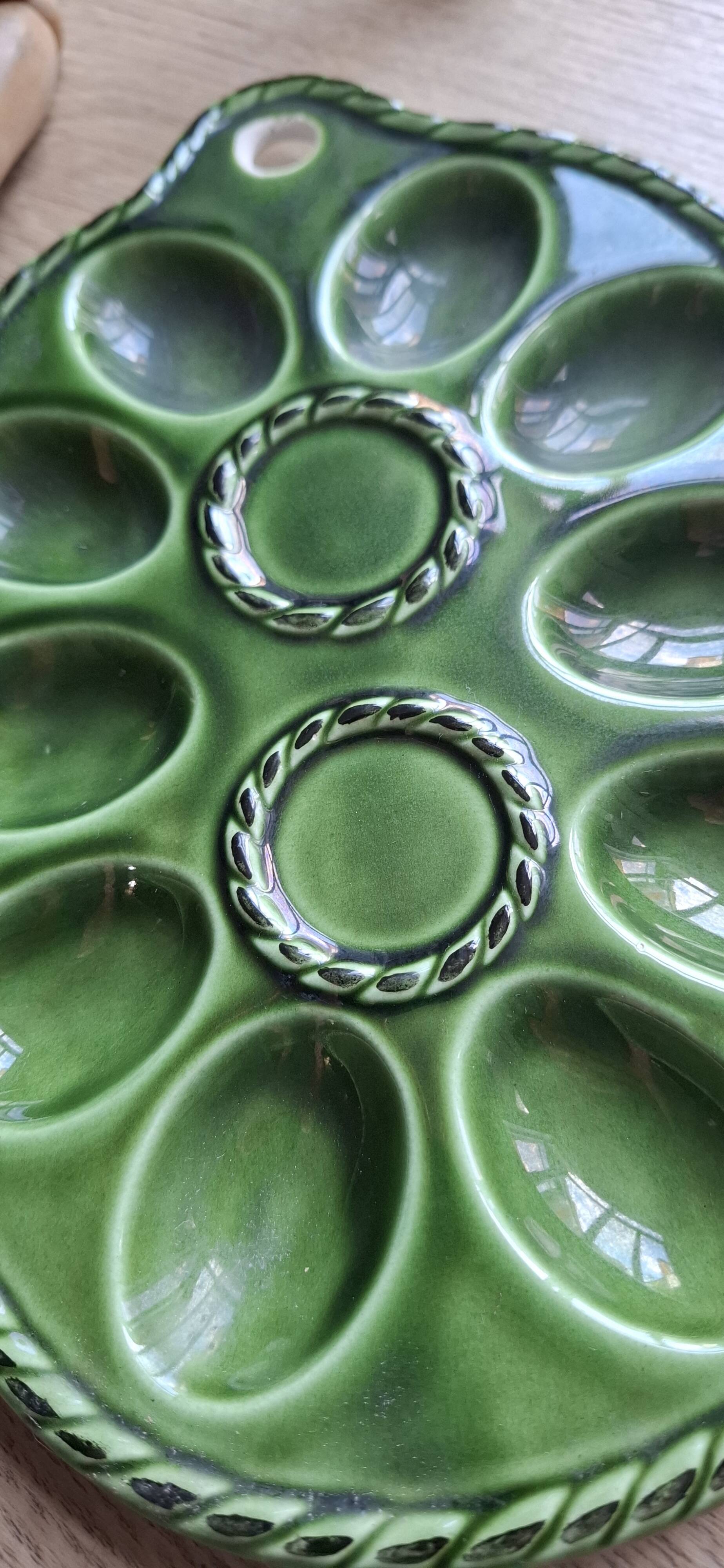 Green egg barbotine dish 25x17