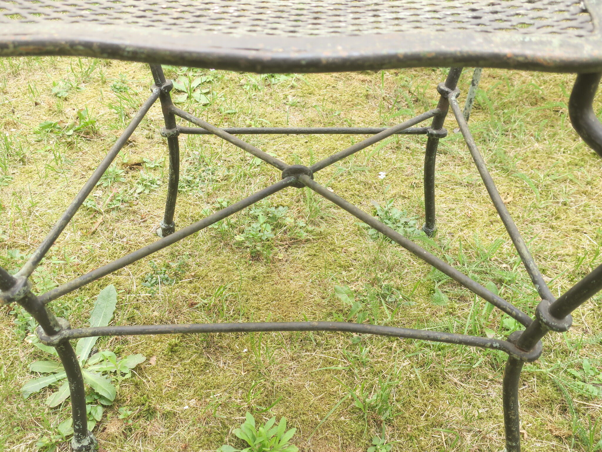 Antique wrought iron garden chairs, set of 2