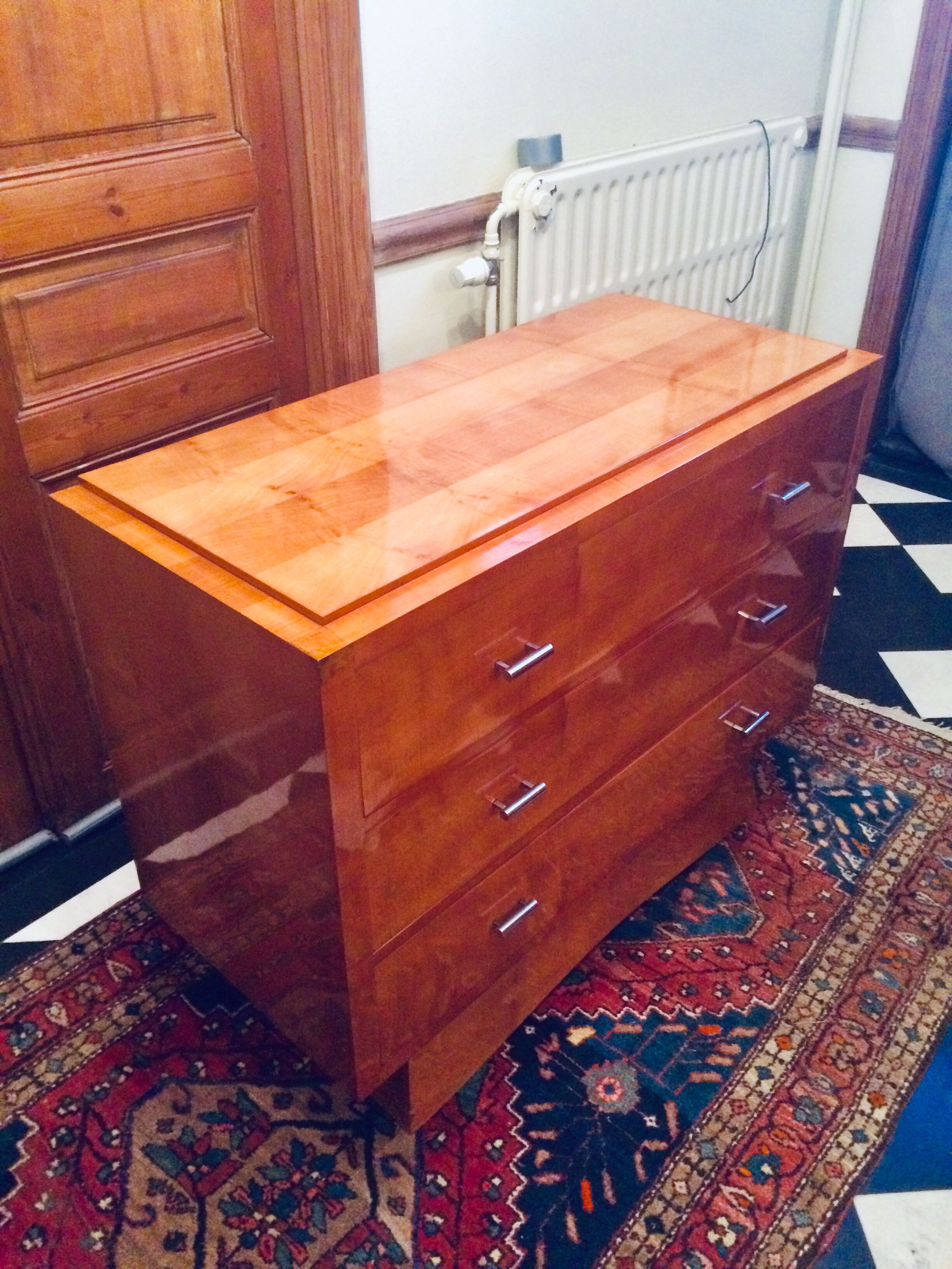 Art deco chest of drawers in lemon tree