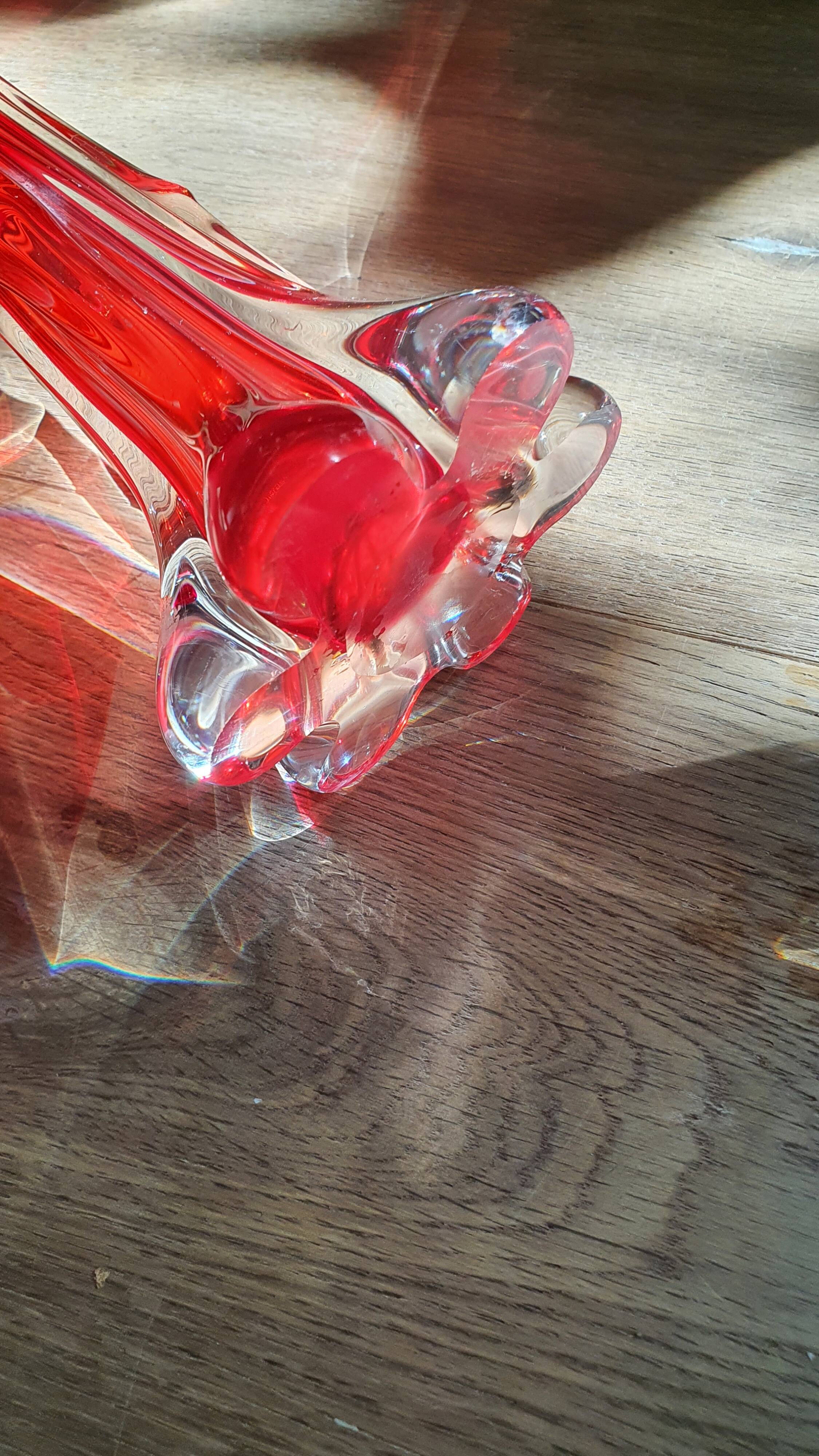 Trilobe vase in transparent Murano glass and vintage magenta