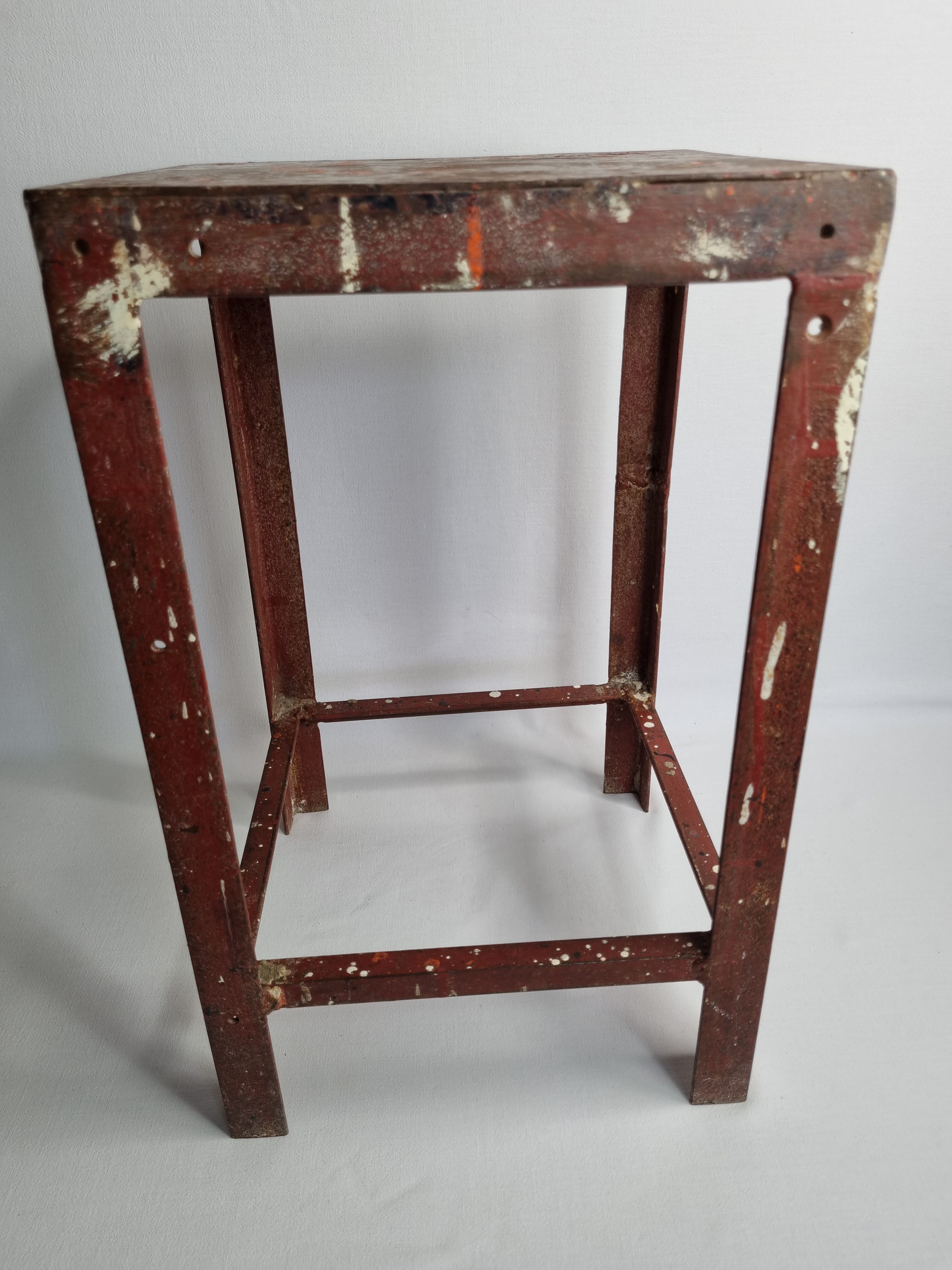 Metal workshop stool, 44 cm