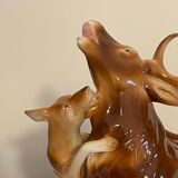 Hunting porcelain