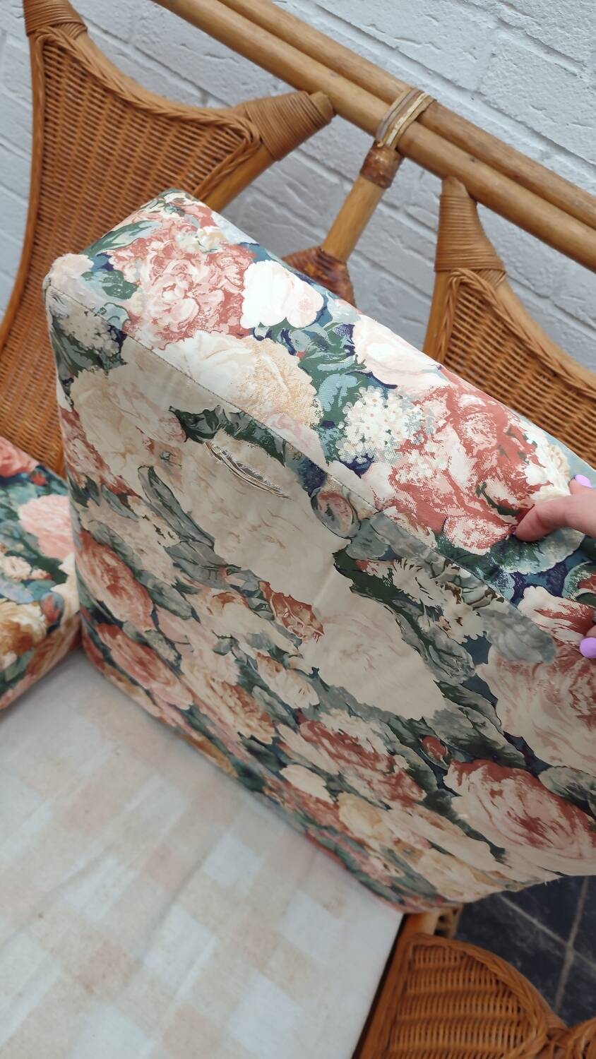 Set of 2 rattan armchairs with a bench.