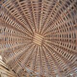 Round basket or braided wicker tray