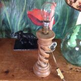 Pied de lampe en bois