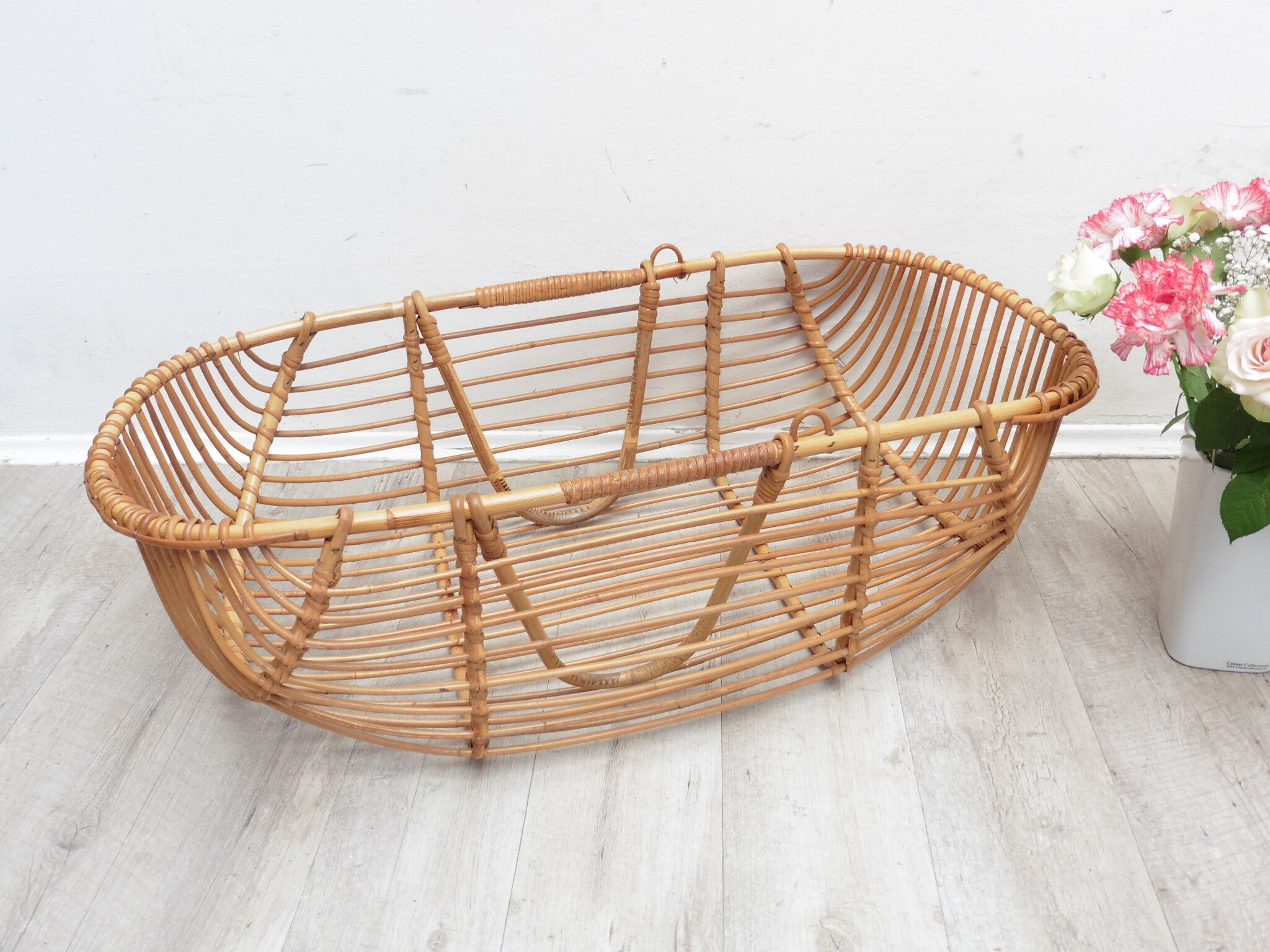 Rattan couffin