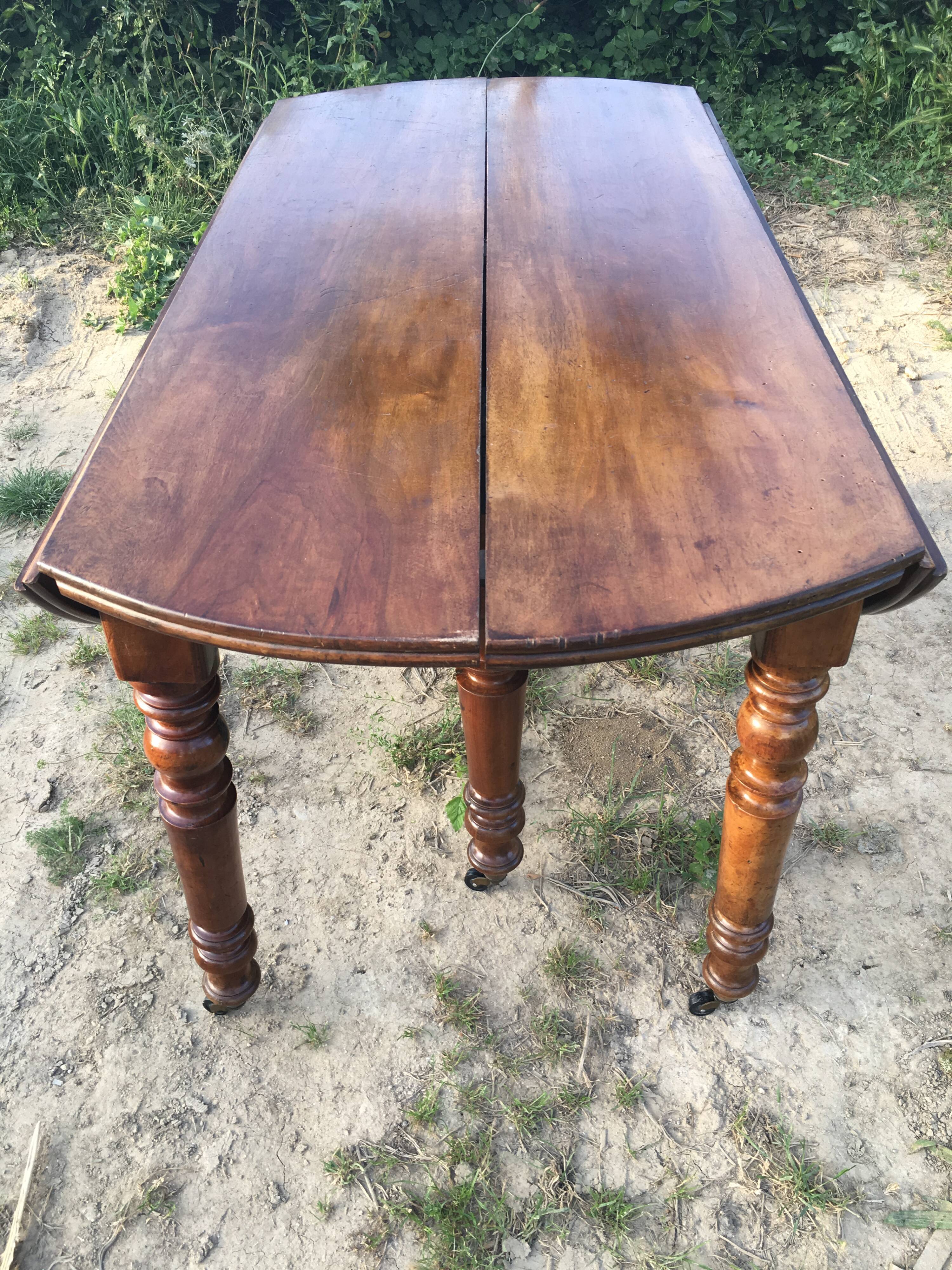 Walnut table 6 feet with extensions 3m