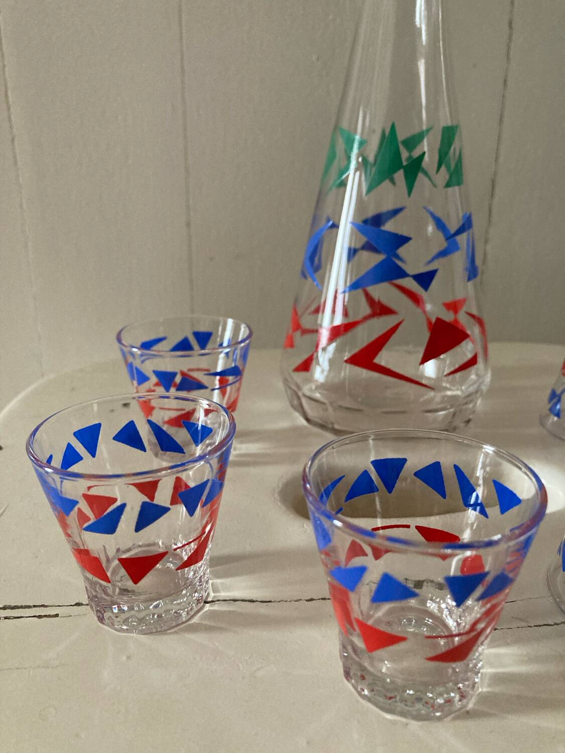 Liqueur service: carafe and 6 glasses
