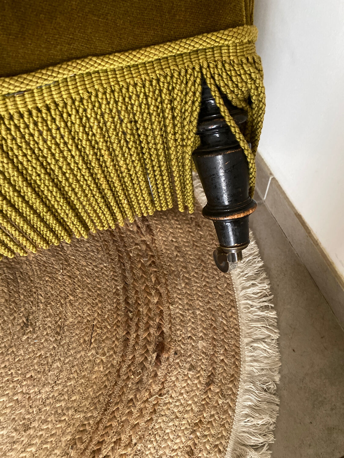 Green velvet toad armchair