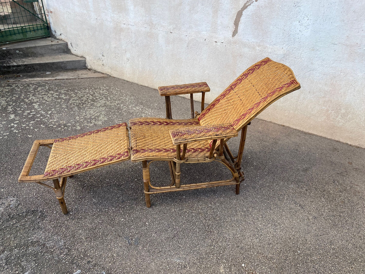 Wicker lounge chair
