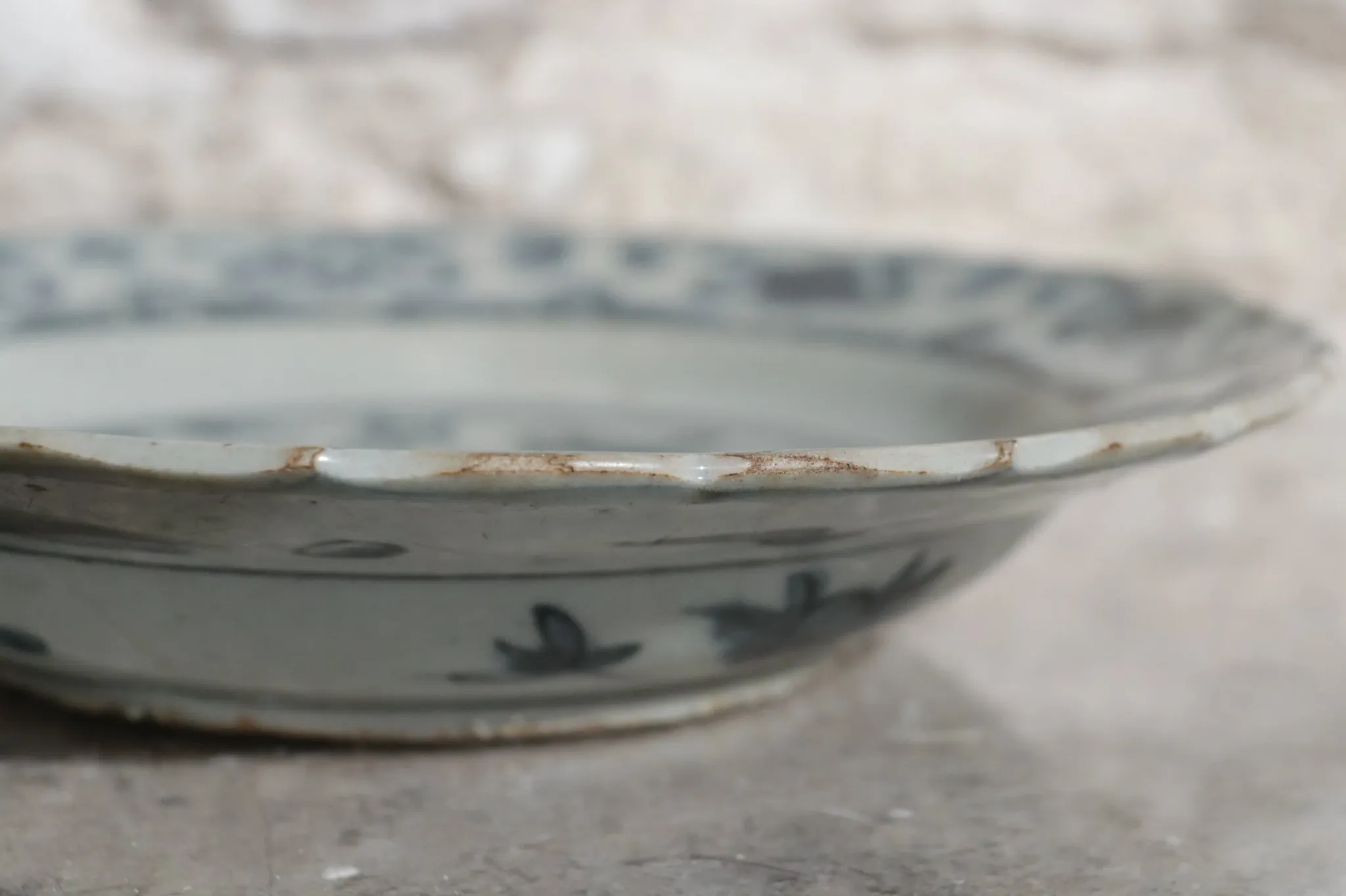 Chinese Swatow dish with pagoda landscape – late Ming, ca. 1600
