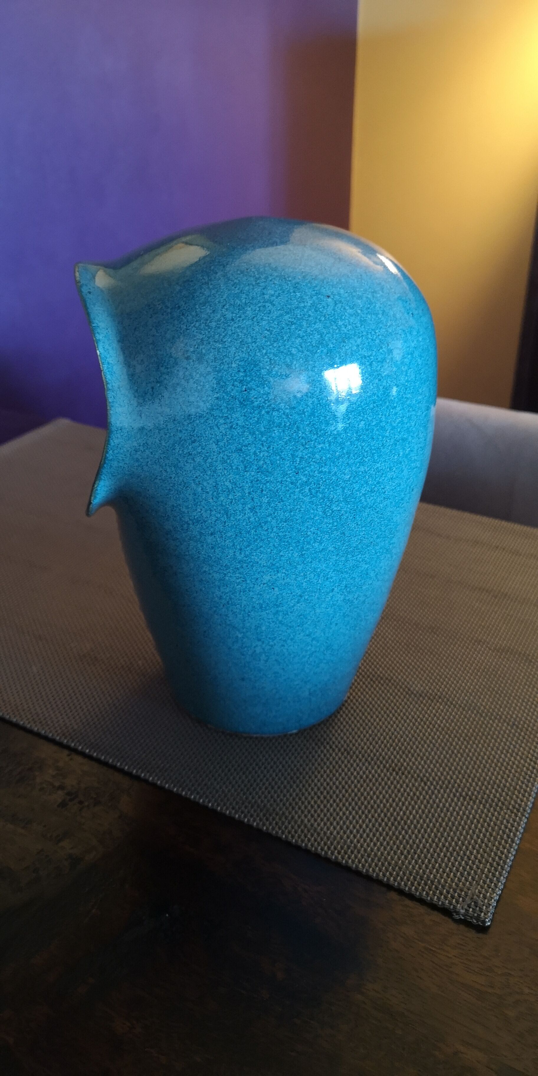 Cache pot en céramique ou grés émaillé bleu turquoise signé