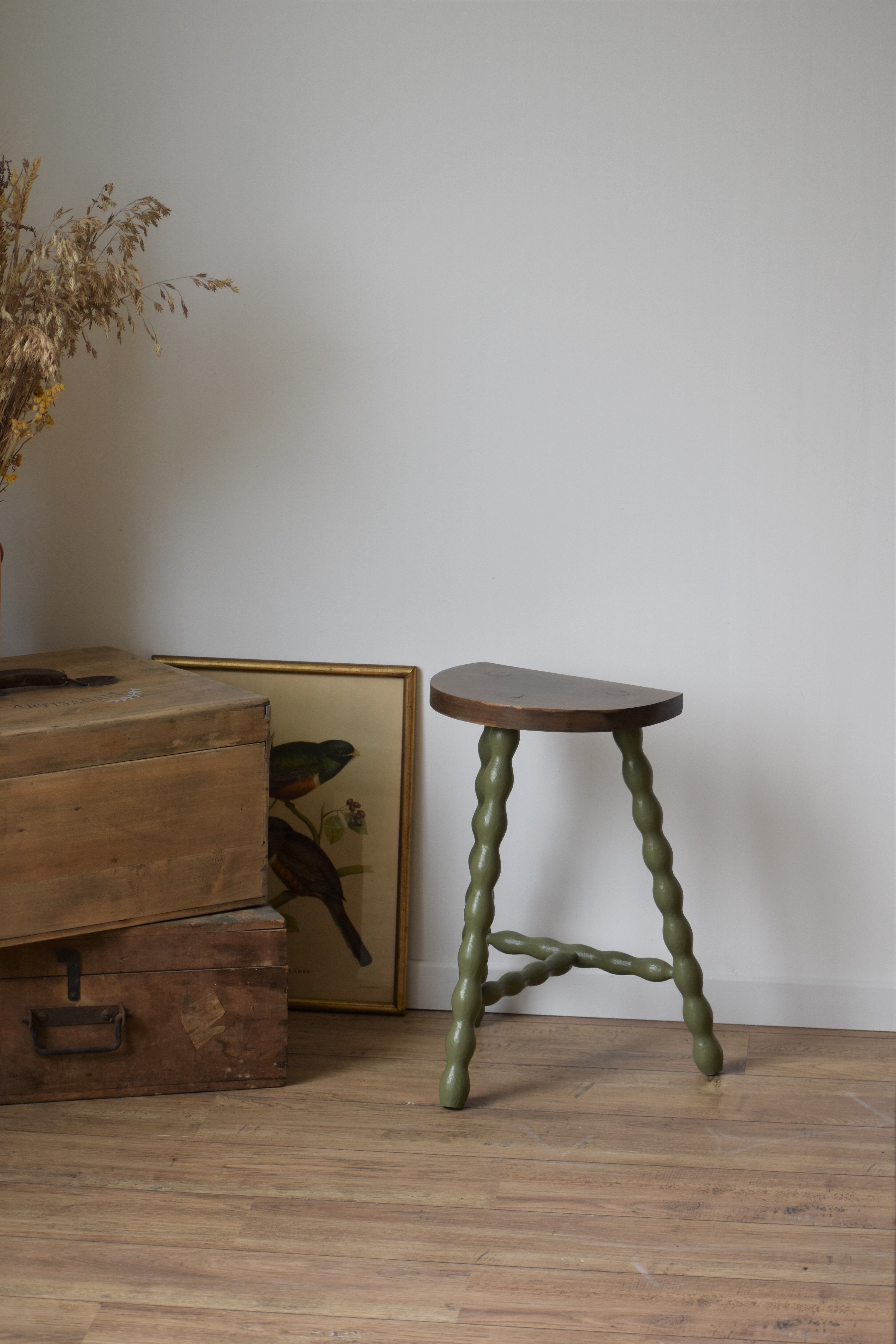 Tripod stool