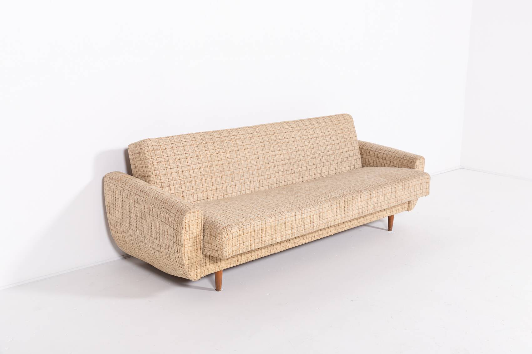 Vintage 1970’s Danish wall sofa/daybed